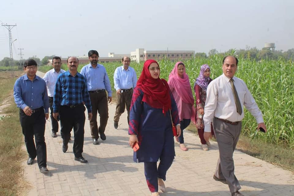 Invited as a guest speaker to deliver a lecture on Profitable dairy farming to DVM students, dairy professionals and para-veterinary staff by BZU University Multan, Pakistan